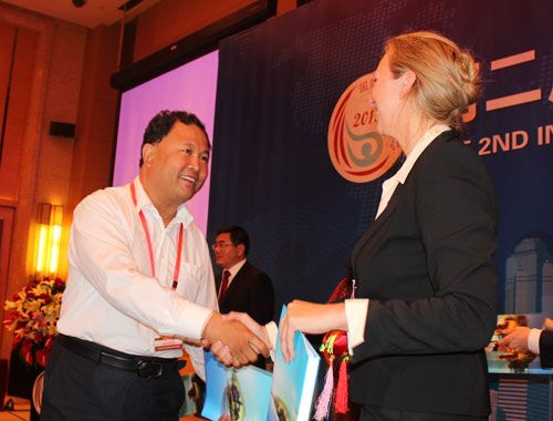 46-ICIS13-press.JPG